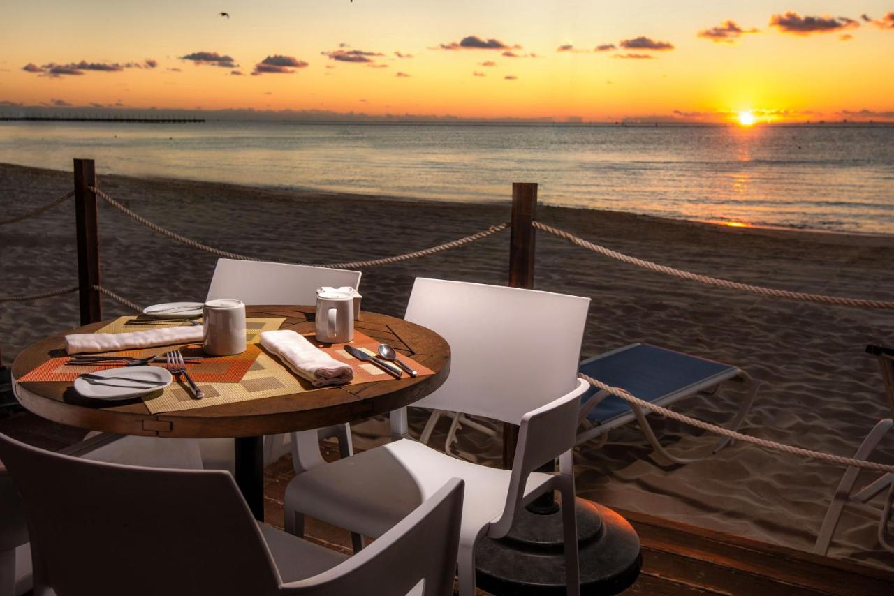 We Uniq Hotel El Carmen Adults Only Playa del Carmen Exterior photo